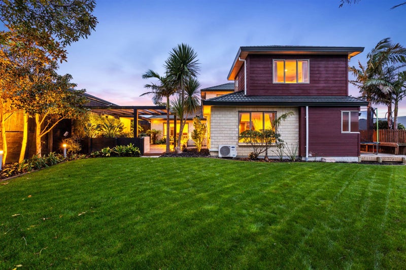 113 Te Puia Drive, Aotea, Porirua - Carousel 1