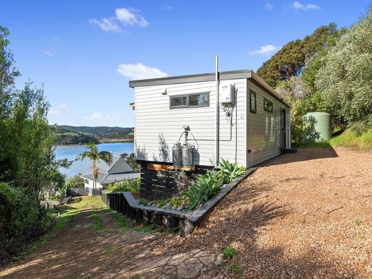 18 Albert Crescent, Ostend, Waiheke Island - Carousel 9