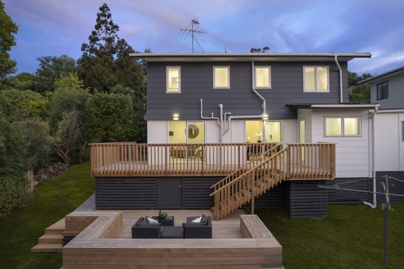 2/7 Louise Place, Browns Bay, Auckland - Carousel 1