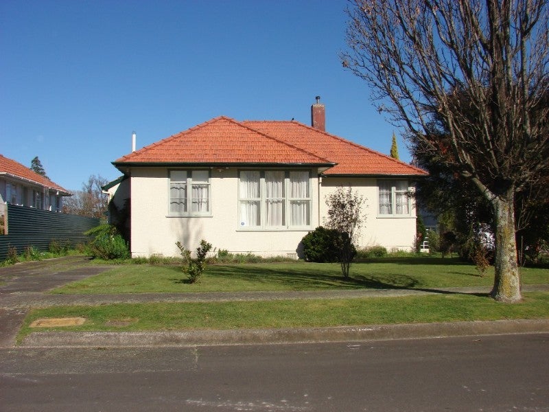 8 Belfast Place, Roslyn, Palmerston North - Carousel 2