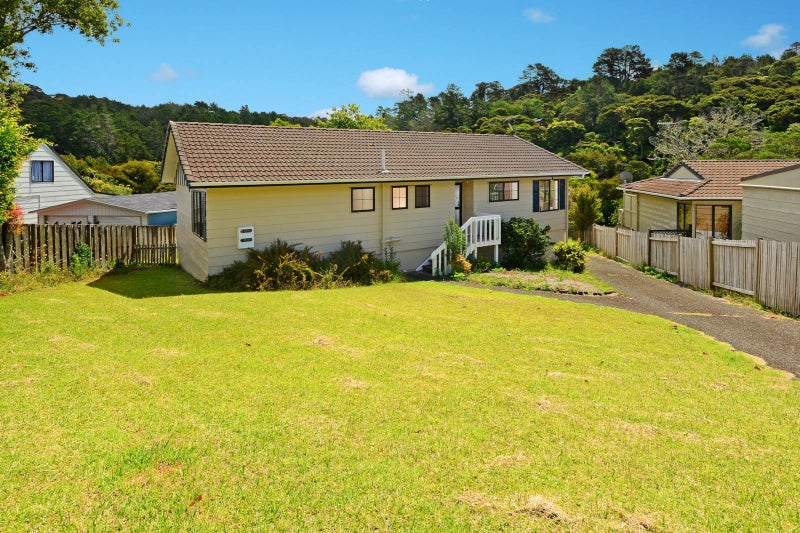 10 Glendawn Place, Bayview, Auckland - Carousel 1
