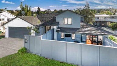 4A Fitzwilliam Drive, Torbay, Auckland - Carousel 1