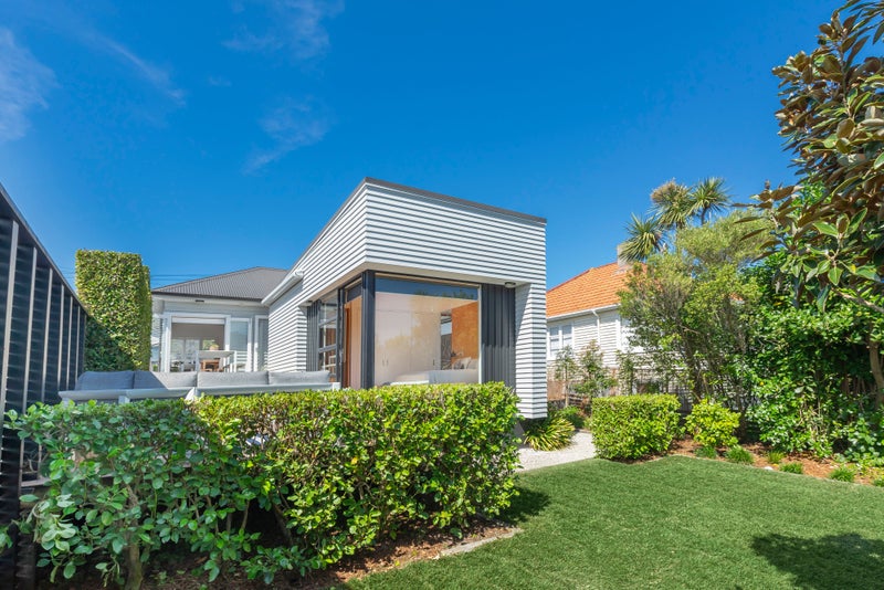 46 Sunny Brae Crescent, Westmere, Auckland - Carousel 1