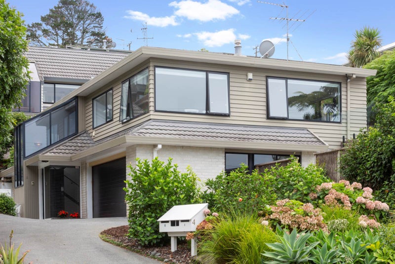 1/4 Oban Road, Browns Bay, Auckland - Carousel 2