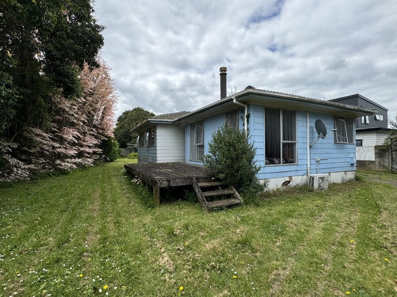 5 Crispian Place, Weymouth, Auckland - Carousel 1