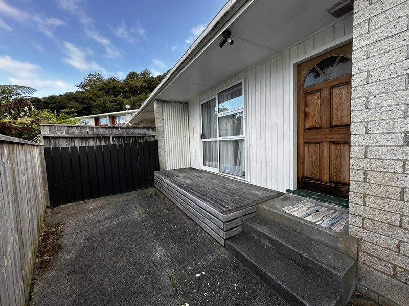 1/15 Puriri Street, Wainuiomata, Lower Hutt - Carousel 2