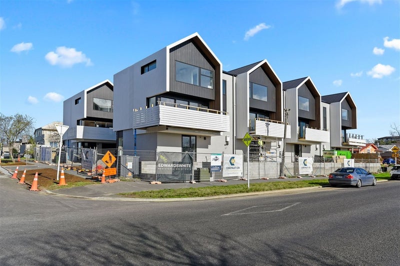 2/2 Manning Street, Hamilton Central, Hamilton - Carousel 15