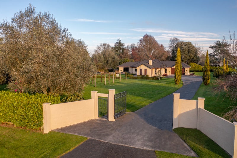 5 Meadowgreen Drive, Tamahere - Carousel 1