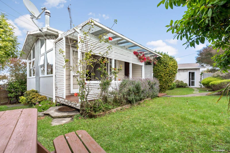 34 Killarney Avenue, Torbay, Auckland - Carousel 1