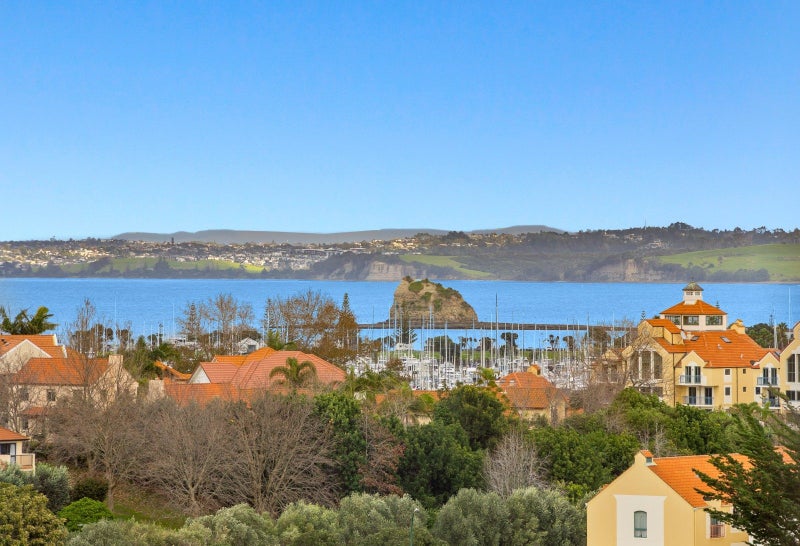 40 Midshipman Court, Gulf Harbour, Whangaparaoa - Carousel 1