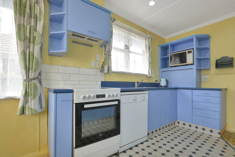 6 Collins Street, Netherby, Ashburton - Carousel 2