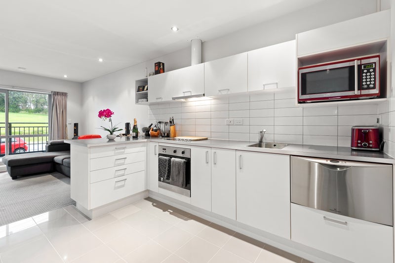 9C/71 Spencer Road, Oteha, Auckland - Carousel 2