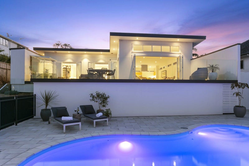 13 Bank Street, Hillcrest, Auckland - Carousel 1