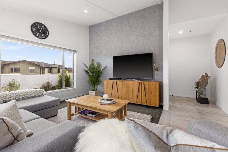 47 Waimakariri Drive, Te Awa, Napier - Carousel 2