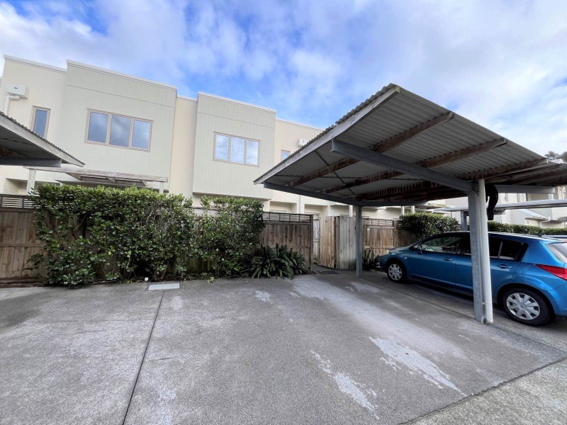 65/21 Hunters Park Drive, Three Kings, Auckland - Carousel 13