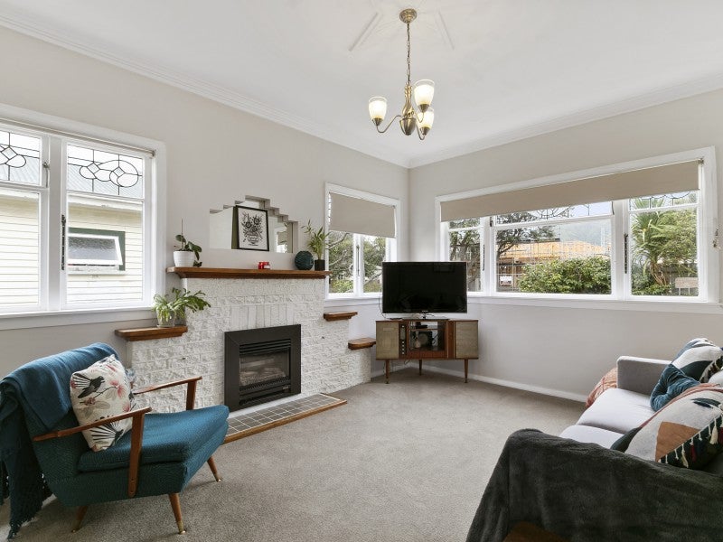 1 Pitt Street, Moera, Lower Hutt - Carousel 2