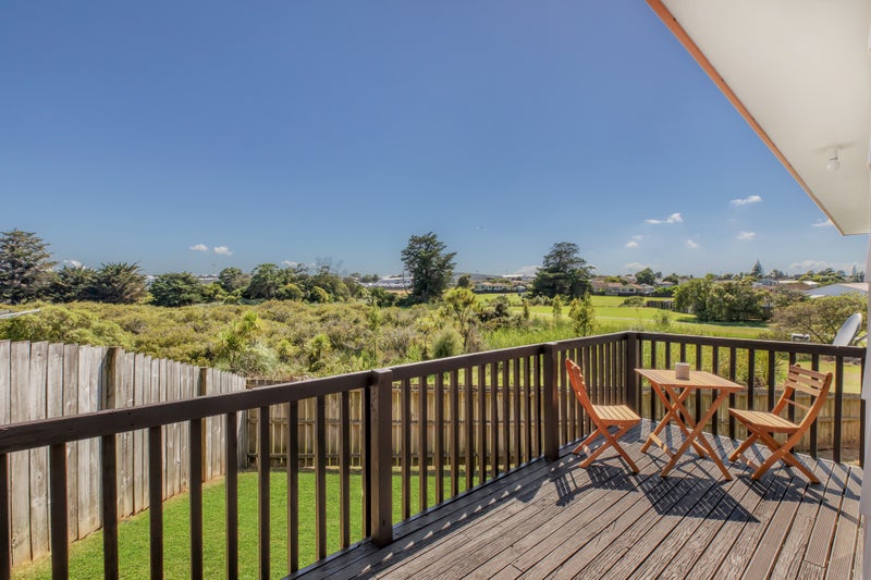 2/7 Kopu Place, Clendon Park, Auckland - Carousel 2