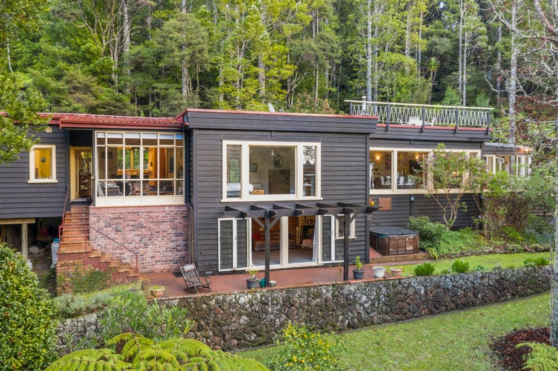 218 Atkinson Road, Titirangi, Waitakere - Carousel 1