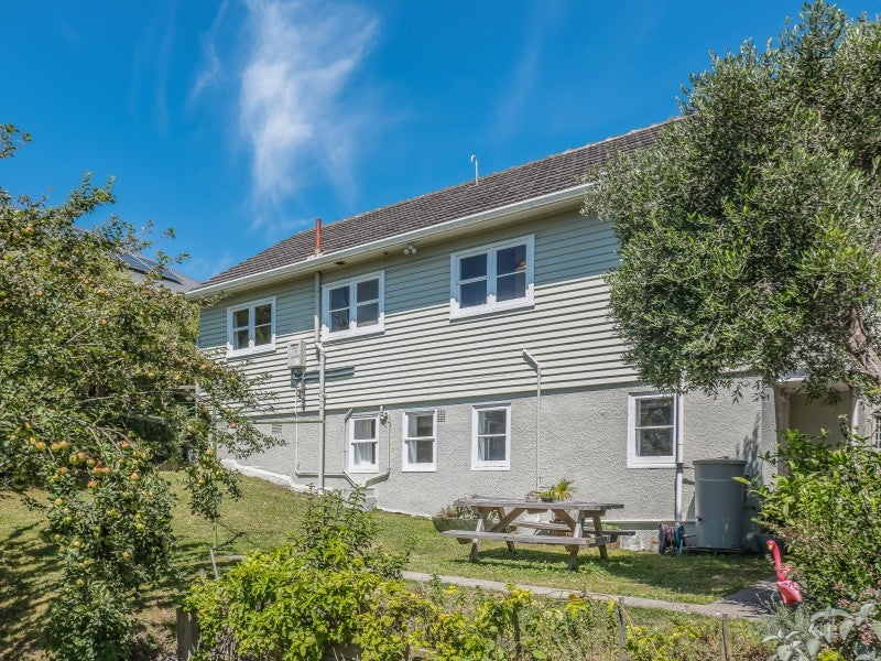 8 Leveson Street, Strathmore Park, Wellington - Carousel 1