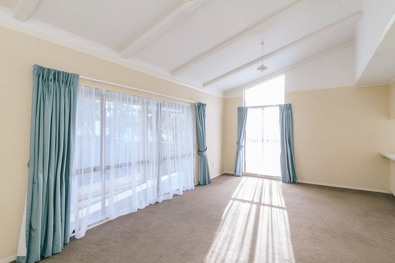 2/13 Vincent Street, Waterloo, Lower Hutt - Carousel 2