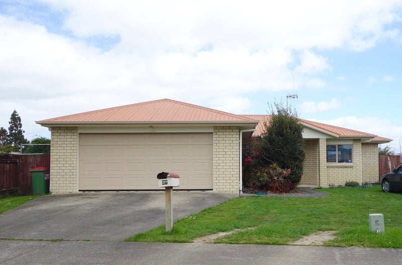 37 Catalina Drive, Melville, Hamilton - Carousel 1