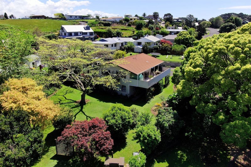 11 Pohutukawa Drive, Athenree, Katikati - Carousel 1
