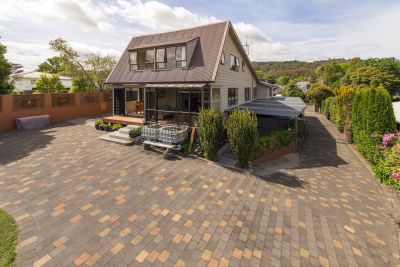 2 Burn Road, Lynmore, Rotorua - Carousel 1