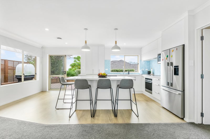 5 Dairyland Drive, East Tamaki Heights, Auckland - Carousel 1