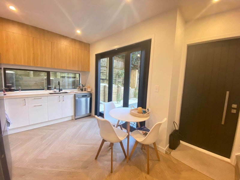 8/12 Waterloo Street, Howick, Auckland - Carousel 2