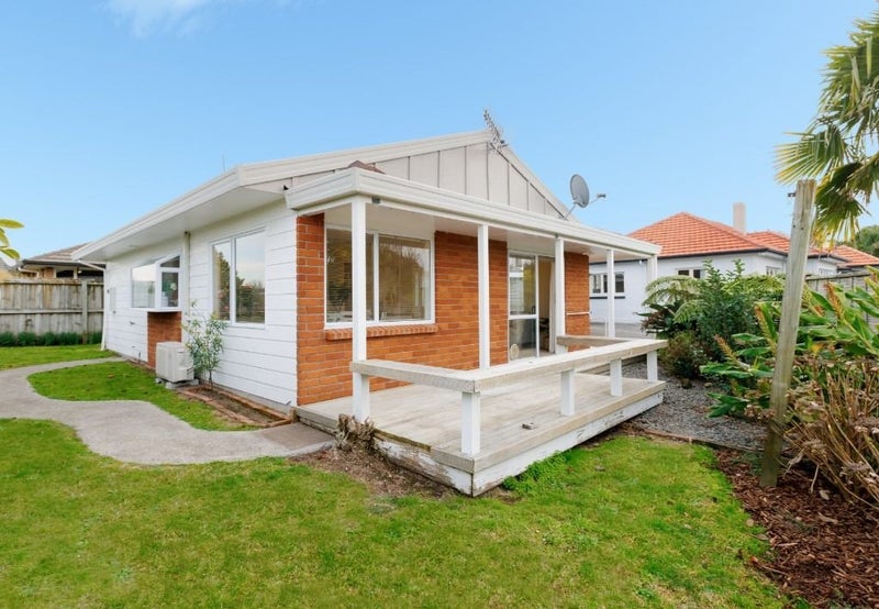 87A Greerton Road, Gate Pa, Tauranga - Carousel 1