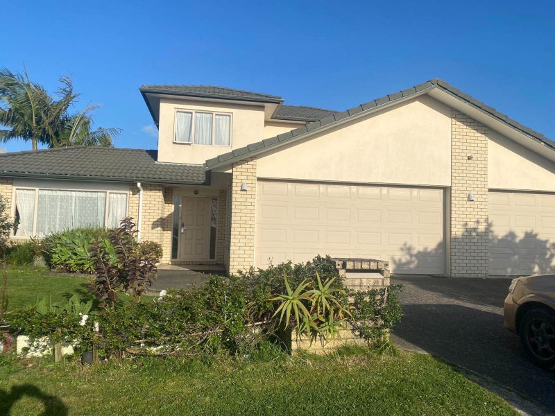 13 Donegal Park Drive, Flat Bush, Auckland - Carousel 1