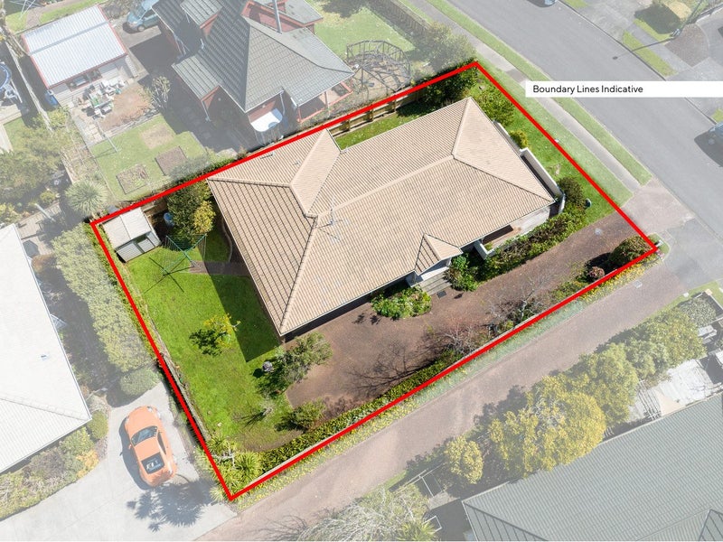 29 Taupiko Place, Green Bay, Auckland - Carousel 24