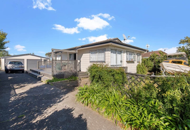 78 Burundi Avenue, Clendon Park, Auckland - Carousel 1