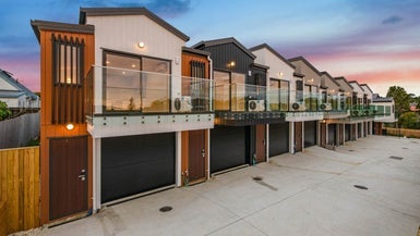 88 Webster Avenue, Mount Roskill, Auckland - Carousel 1