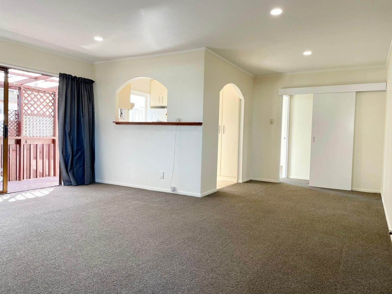 1/26 Islington Avenue, New Lynn, Auckland - Carousel 2