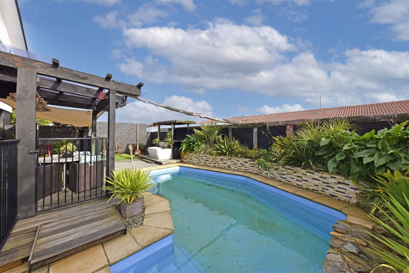 2/16 Steadman Road, Broomfield, Christchurch - Carousel 17