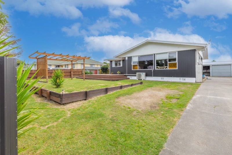 12 Berwick Street, Flaxmere, Hastings - Carousel 1