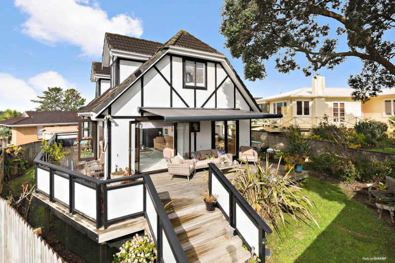 1/148 Arran Road, Browns Bay, Auckland - Carousel 1