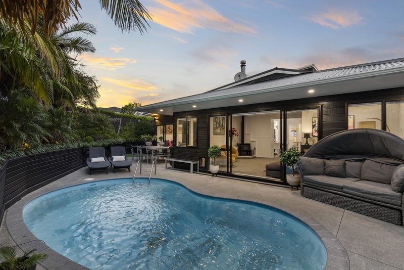 22B Bevyn street, Castor Bay, North Shore City - Carousel 1