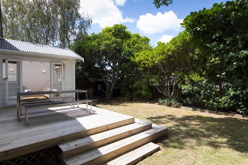 32B Kingsway Avenue, Sandringham, Auckland - Carousel 2