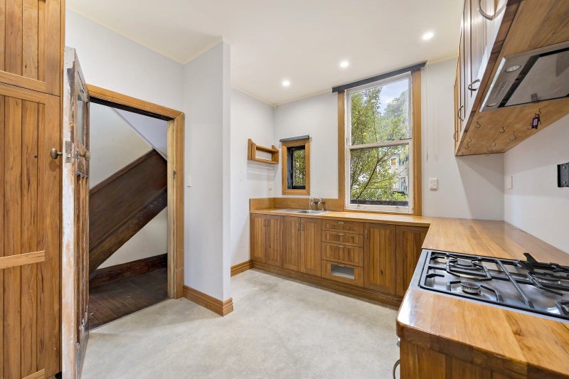 4 Durham Street, Aro Valley, Wellington - Carousel 2