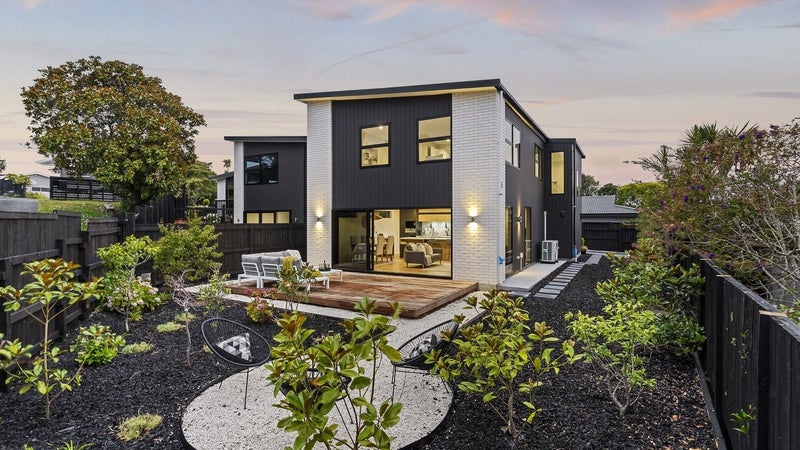 27A Geoffrey Road, Torbay, Auckland - Carousel 1