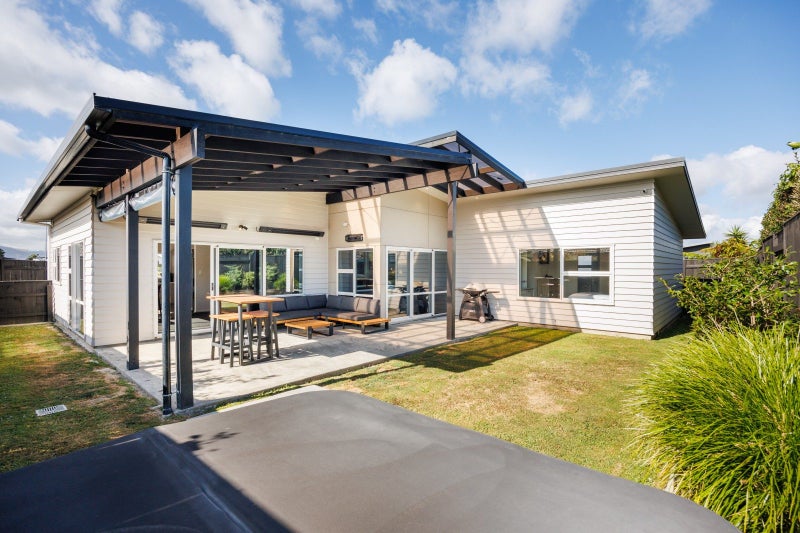 9 Lorenzo Place, Kelvin Grove, Palmerston North - Carousel 1