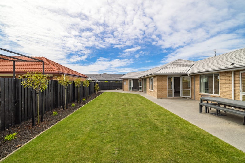 18 Cyclamen Place, Aidanfield, Christchurch - Carousel 1