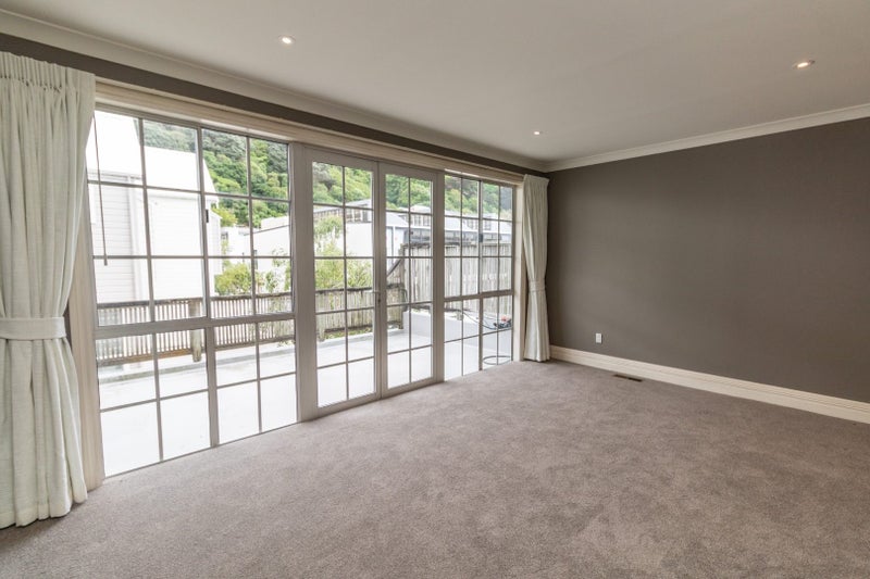 156 Tinakori Road, Thorndon, Wellington - Carousel 2