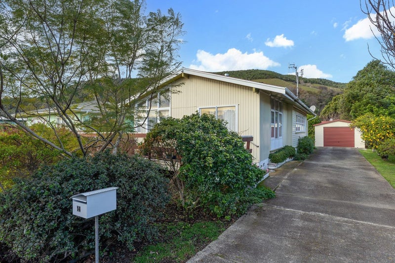 14 North Road, The Wood, Nelson - Carousel 2