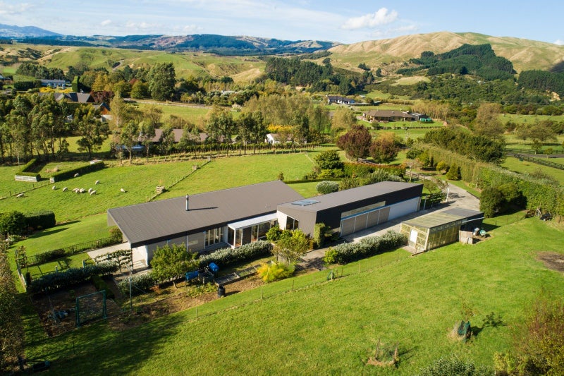17 Oram Drive, Turitea, Palmerston North - Carousel 50