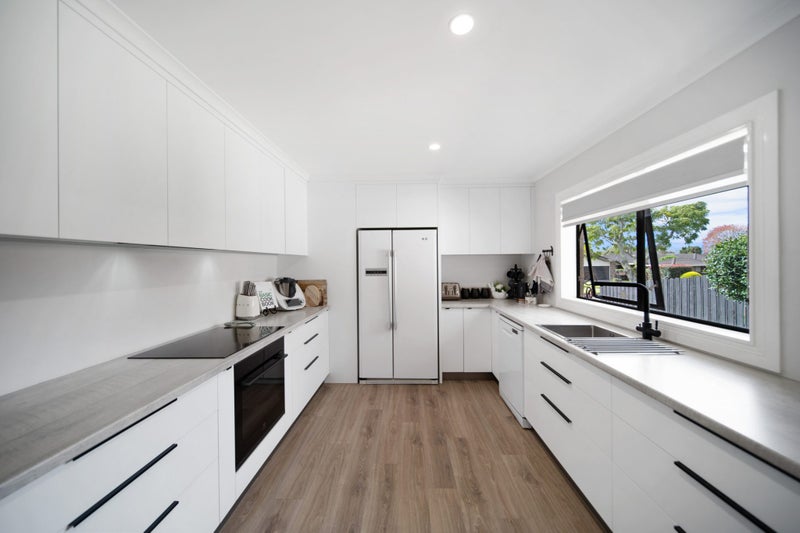 46 Lakeside Drive, Pahurehure, Papakura - Carousel 2