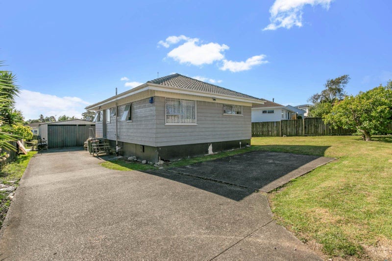 73 Alabaster Drive, Papatoetoe, Auckland - Carousel 1