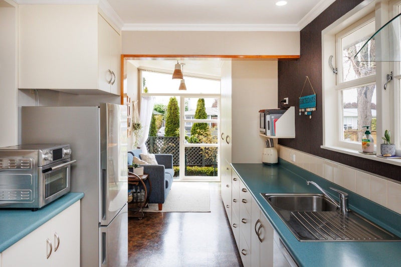 121 Ruamahanga Crescent, Terrace End, Palmerston North - Carousel 2